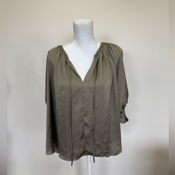 Elegant Olive Green Women's Top Size XL - Picture 1 of 7